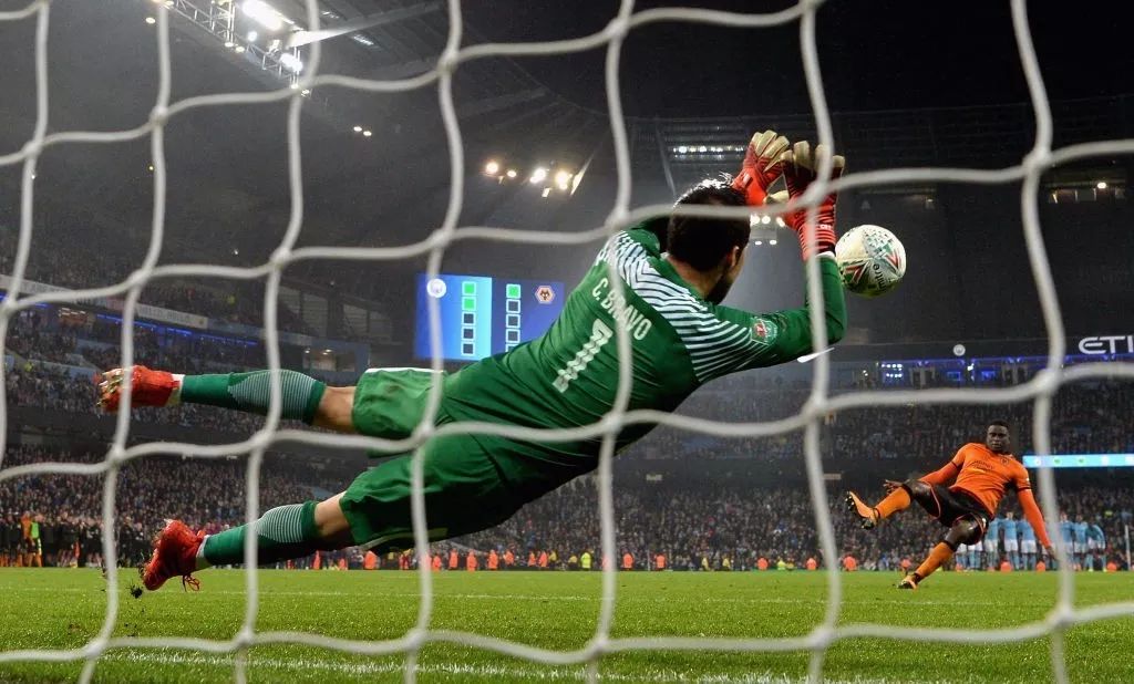 关于狼队铁桶防守扑救精彩，全队努力取胜的信息